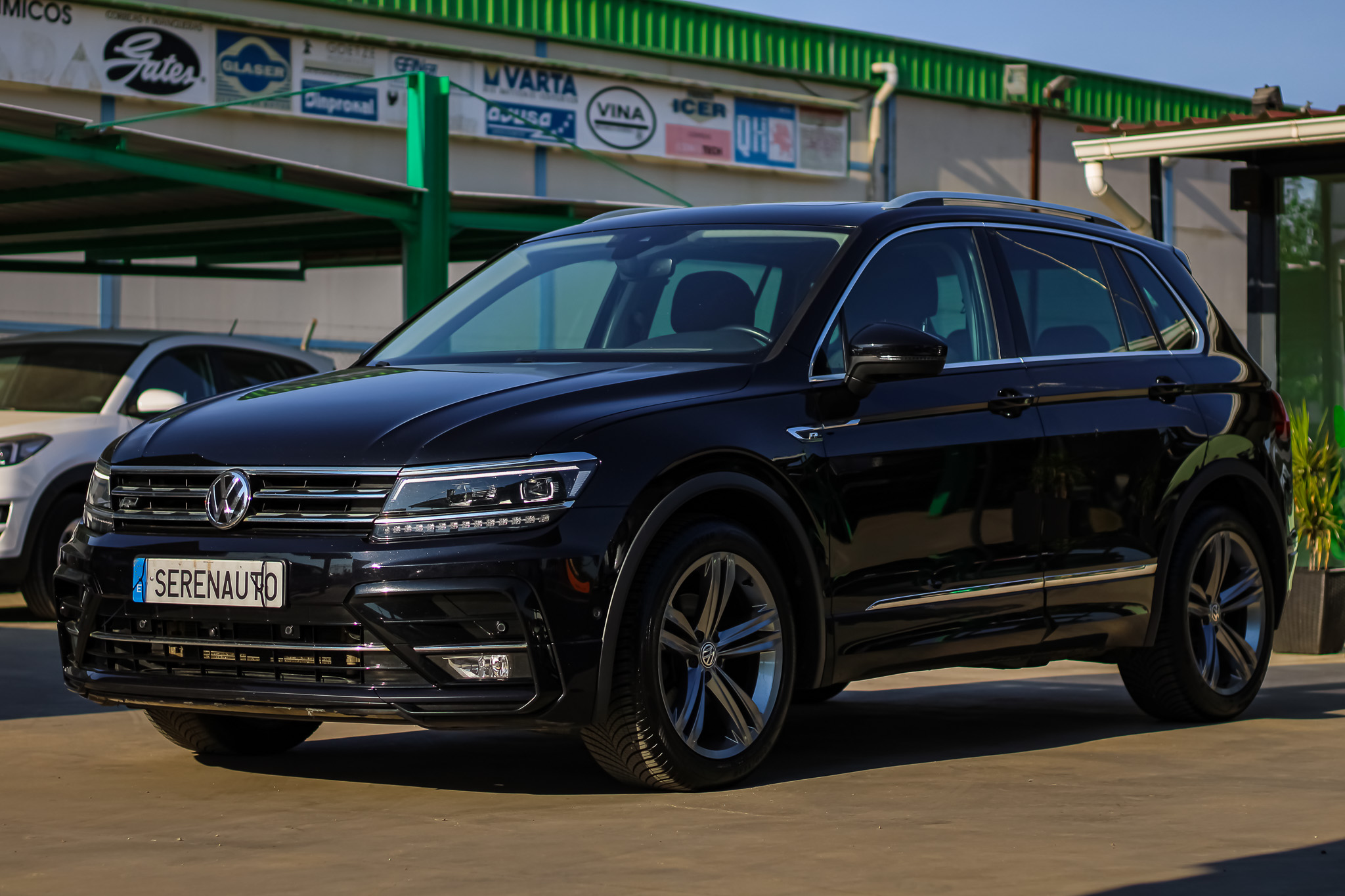 
								VOLKSWAGEN Tiguan RLine 2.0 TDI 110CV BMT 4×2 full									