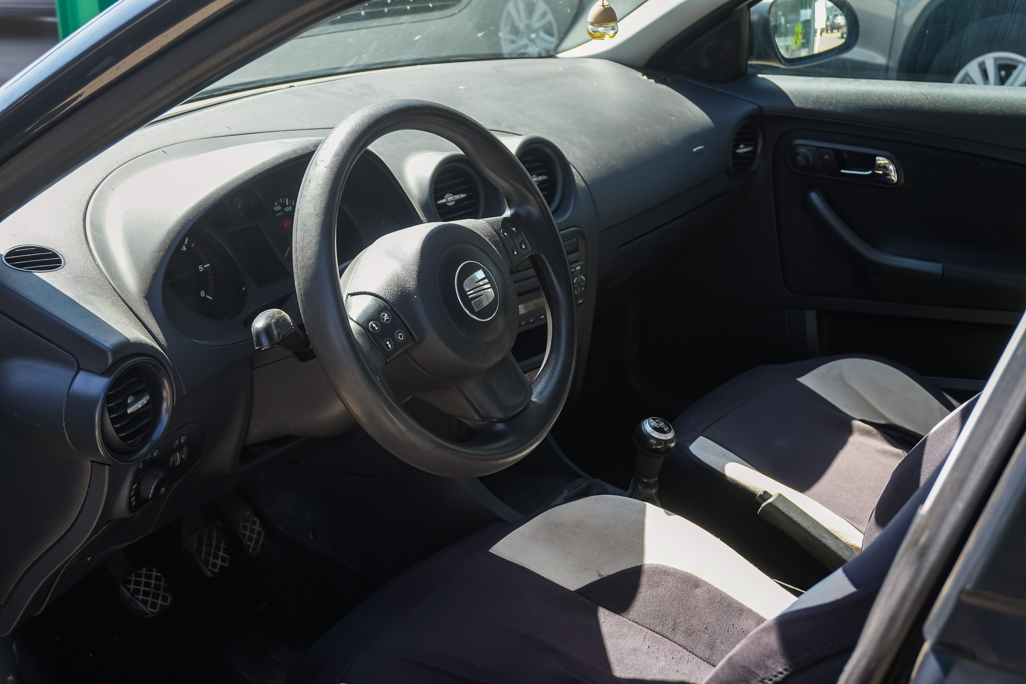 
								SEAT Ibiza 1.9 TDI 100 CV REFERENCE full									