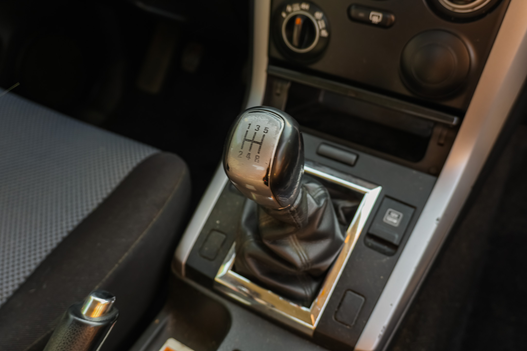 
								SUZUKI Grand Vitara 1.9 DDiS JXE full									