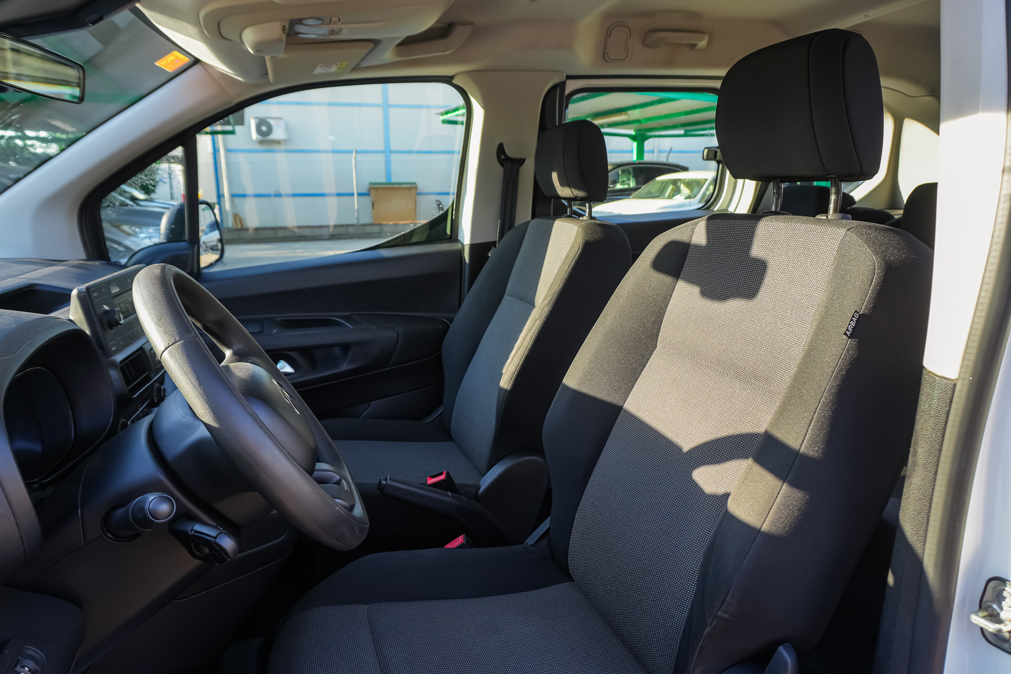 
								CITROEN Berlingo Talla M BlueHDi 100 SS FEEL 2021 full									