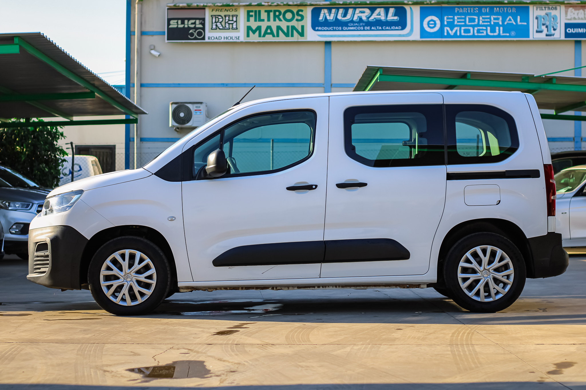 
								CITROEN Berlingo Talla M BlueHDi 100 SS FEEL 2021 full									