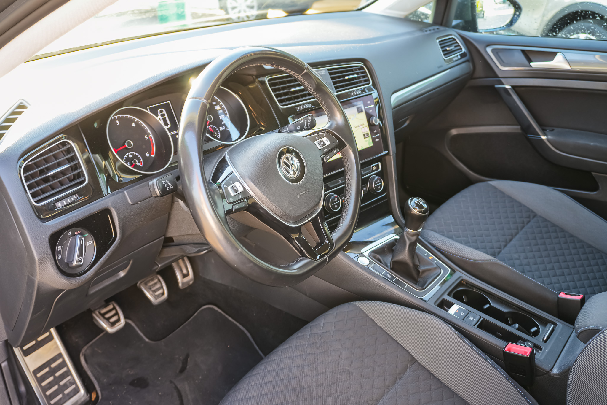 
								VOLKSWAGEN Golf Sport 1.6 TDI 85kW 115CV full									