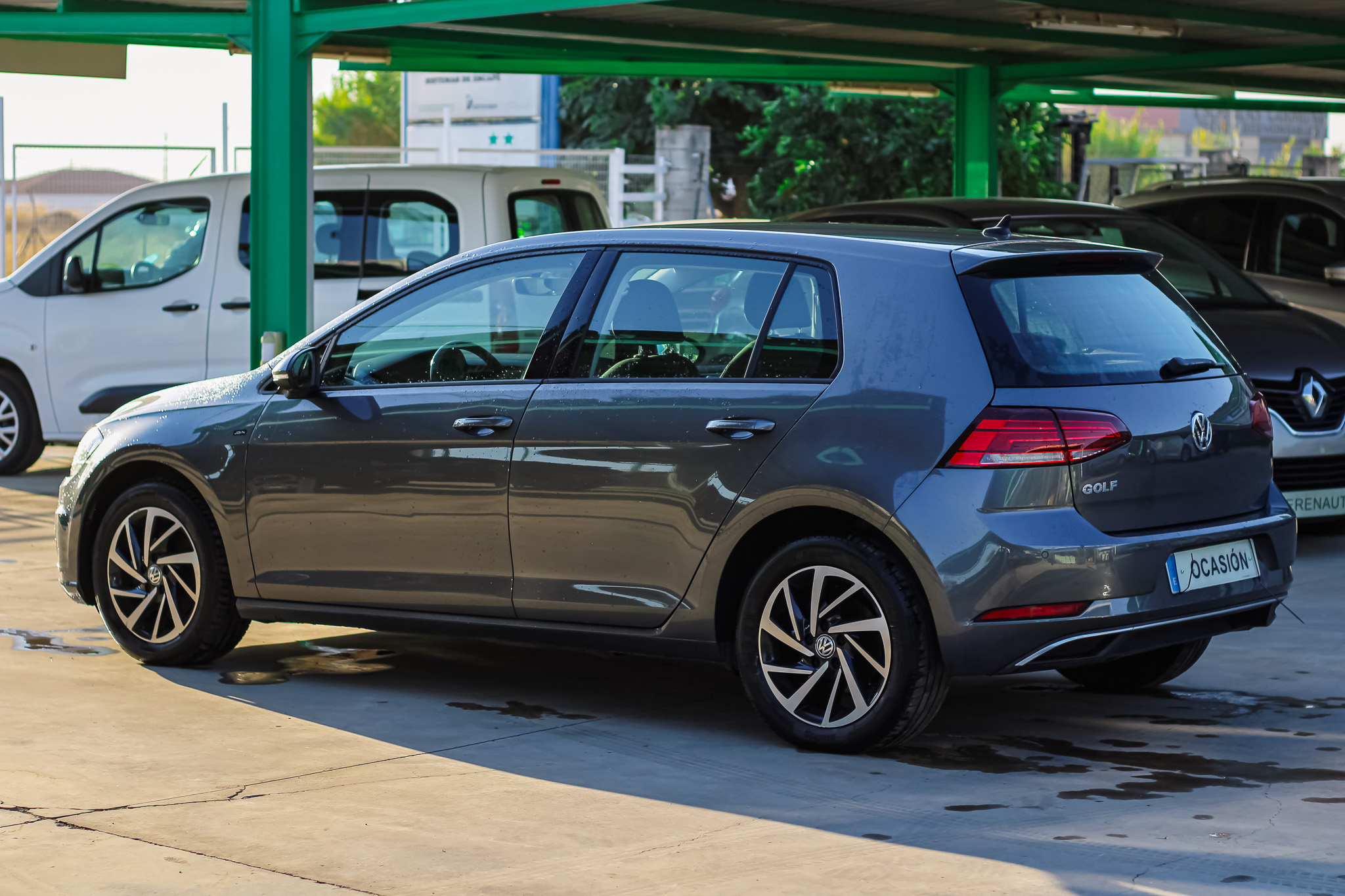 
								VOLKSWAGEN Golf Sport 1.6 TDI 85kW 115CV full									