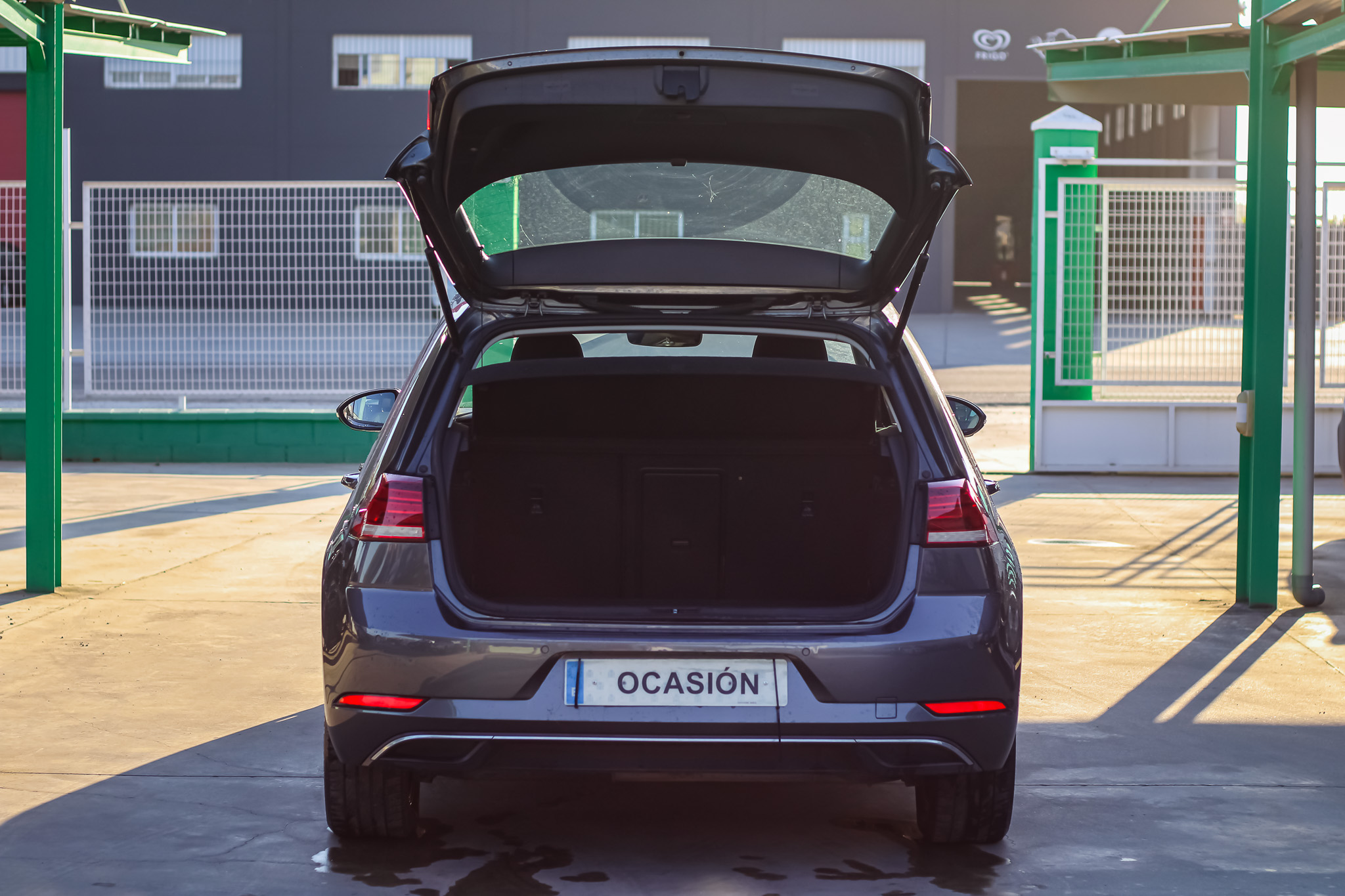 
								VOLKSWAGEN Golf Sport 1.6 TDI 85kW 115CV full									