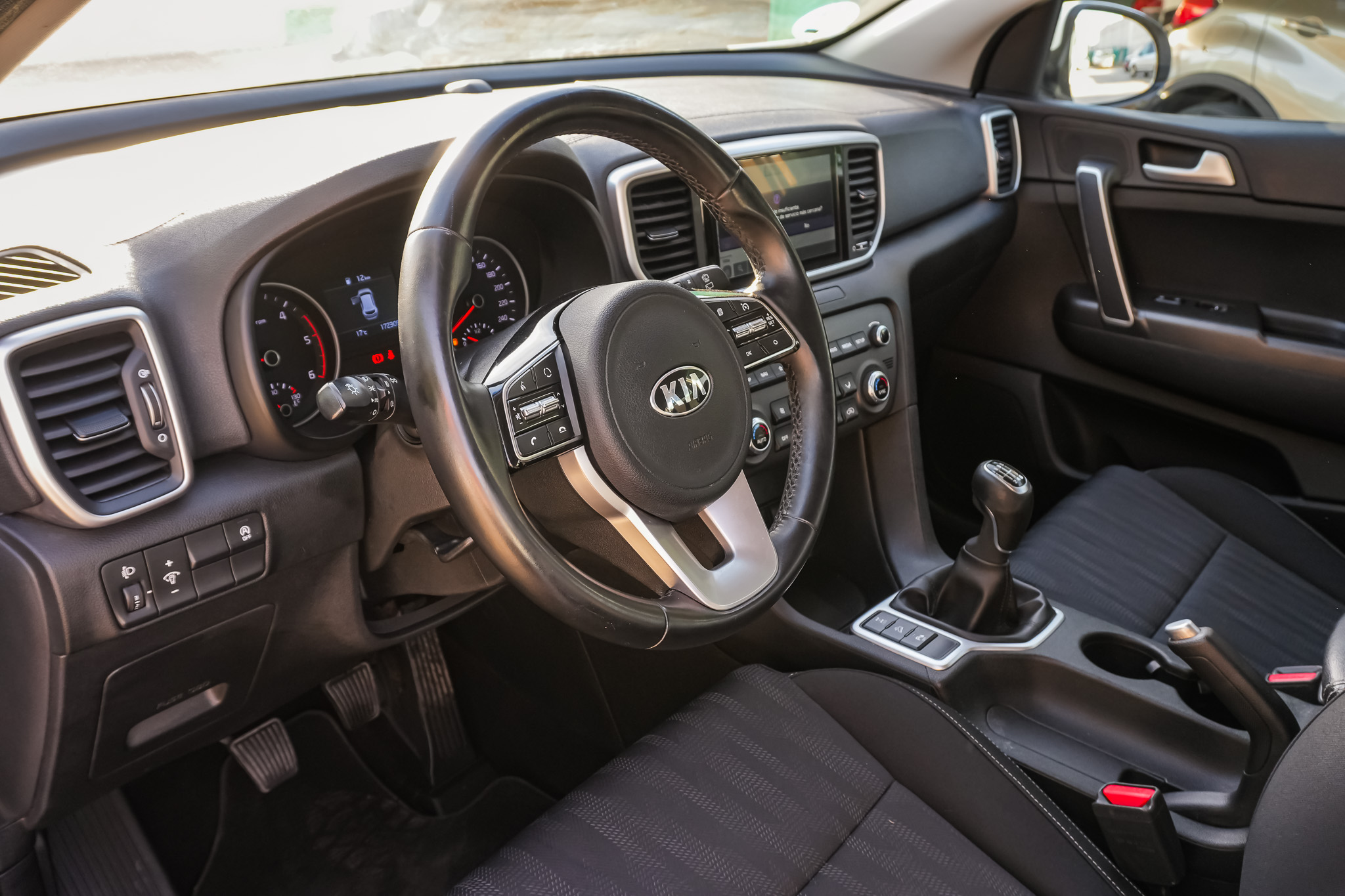 
								KIA Sportage 1.6 CRDi 100kW 136CV Business 4×4 full									