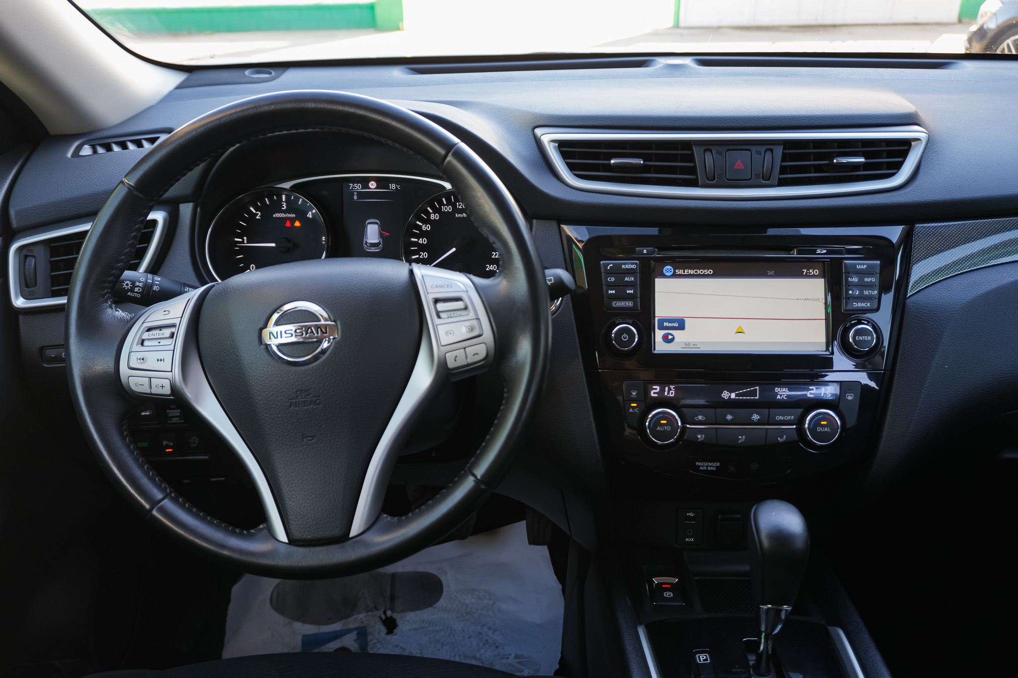 
								NISSAN X-TRAIL dCi 130CV XTRONIC TEKNA 2015 full									