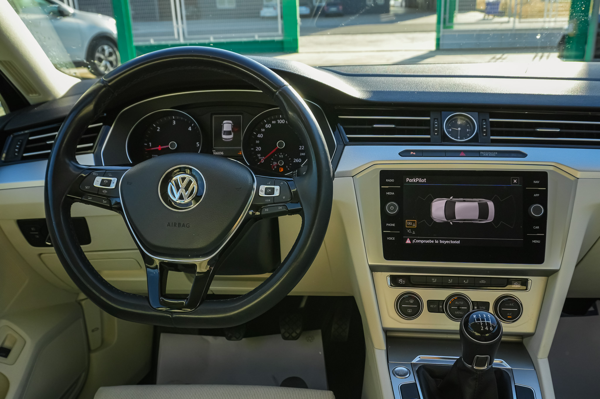 
								VOLKSWAGEN Passat Advance 2.0 TDI 110kW 150CV full									