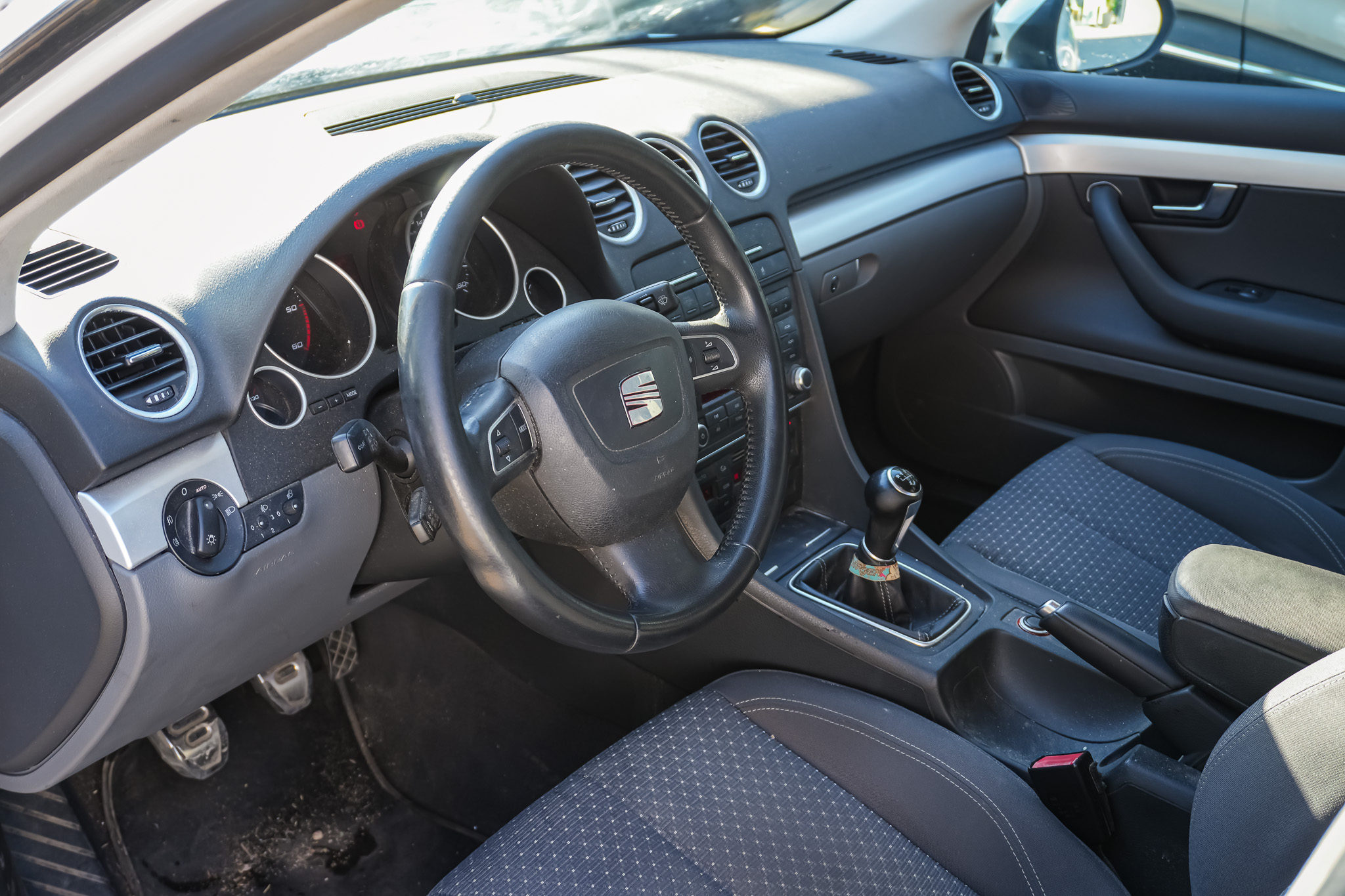 
								SEAT Exeo 2.0 TDI CR 120 CV DPF Style full									